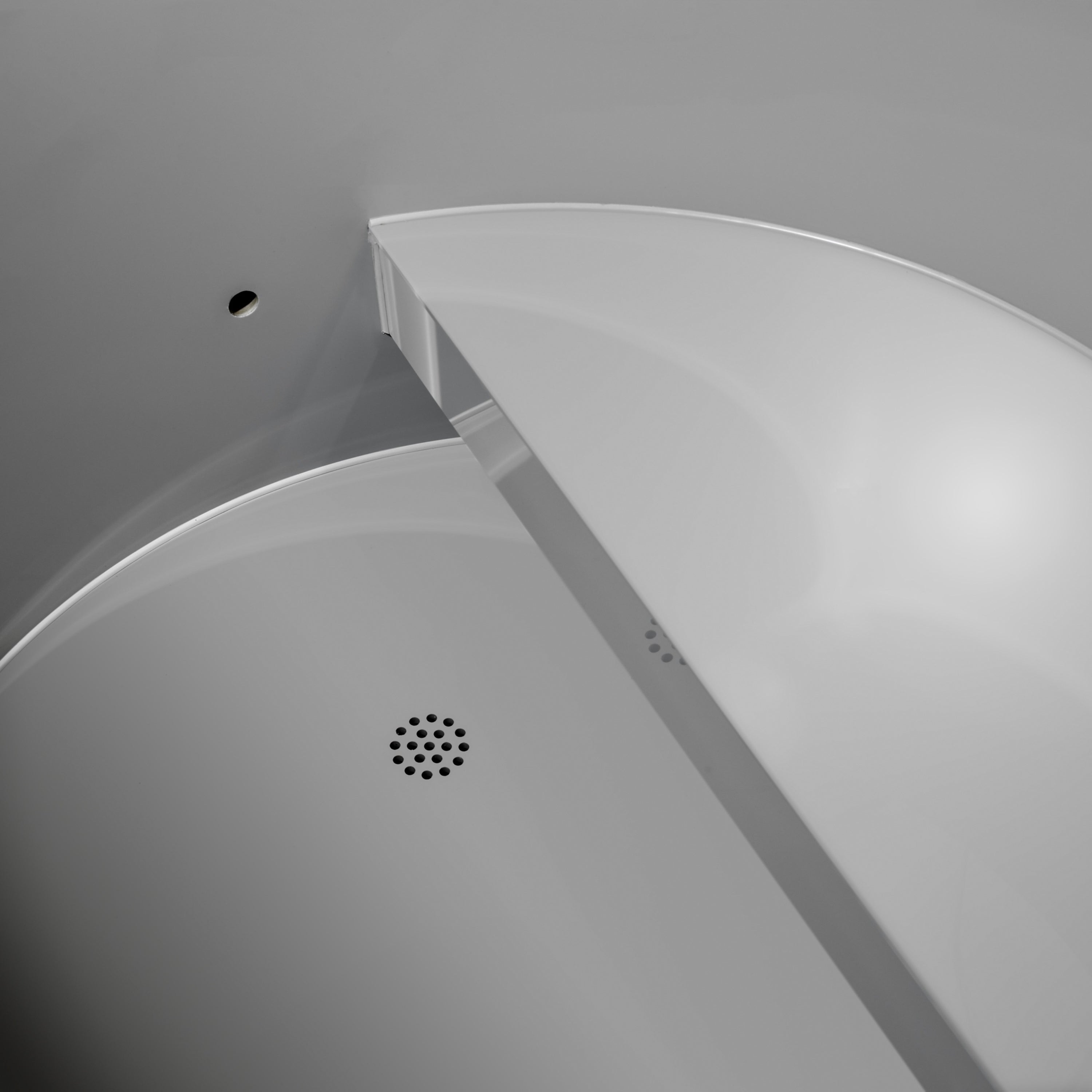 The Dynamic Cold Therapy Barrel Cold Plunge